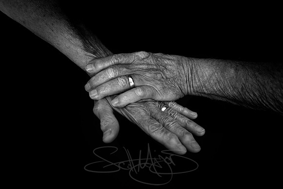 JROYERhandsBNW-2