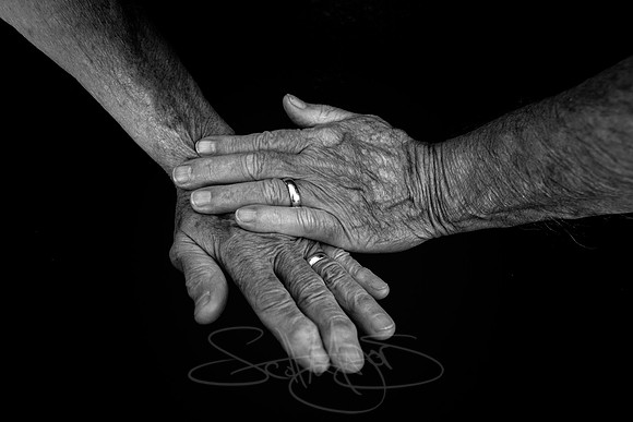 JROYERhandsBNW-3
