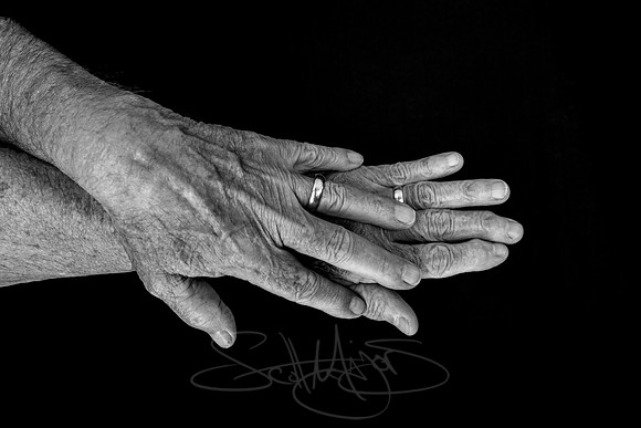 JROYERhandsBNW-8