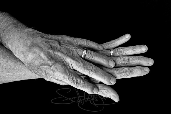 JROYERhandsBNW-9